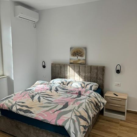 Vila 21 At Blloku Area Тирана Экстерьер фото