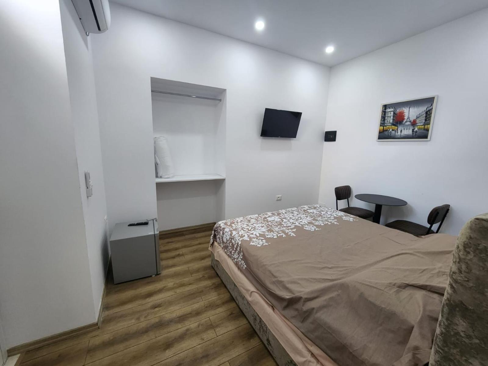 Vila 21 At Blloku Area Тирана Экстерьер фото