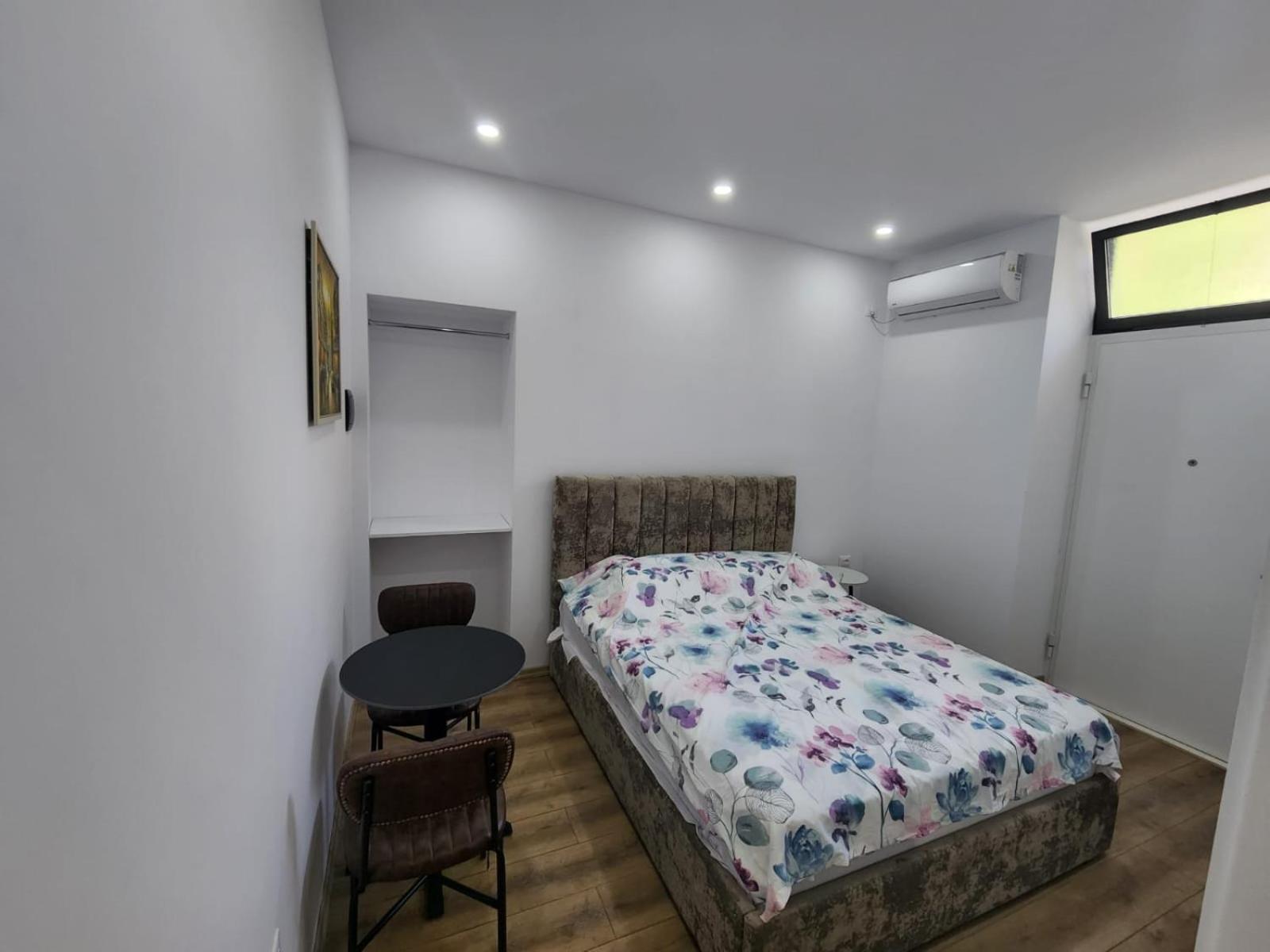Vila 21 At Blloku Area Тирана Экстерьер фото
