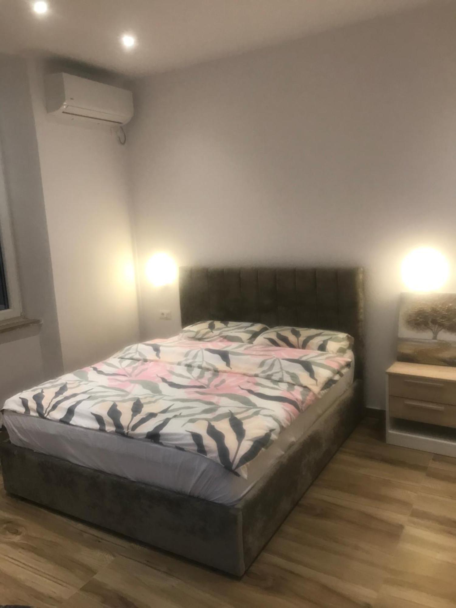 Vila 21 At Blloku Area Тирана Экстерьер фото