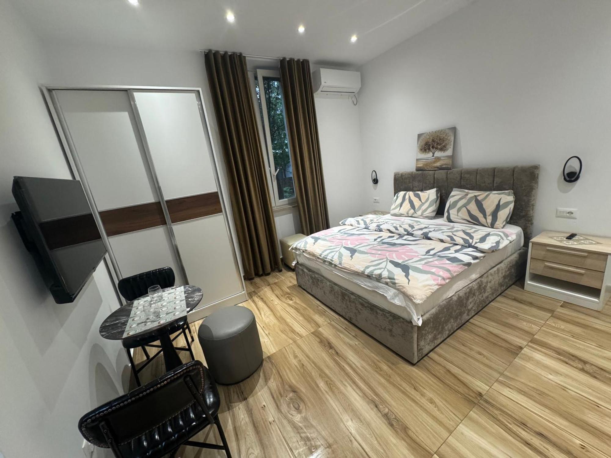 Vila 21 At Blloku Area Тирана Экстерьер фото