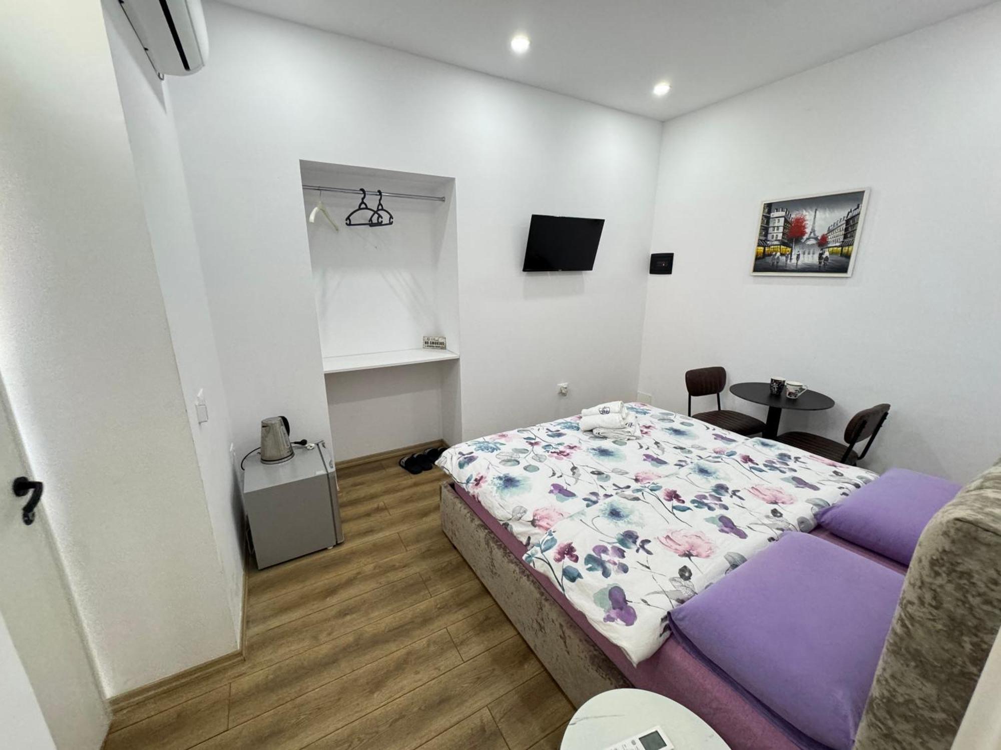 Vila 21 At Blloku Area Тирана Экстерьер фото